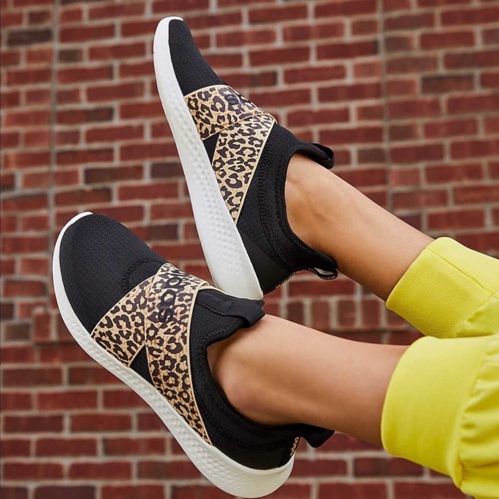 Adidas PUREMOTION ADAPT SNEAKER - WOMEN'S Size 8